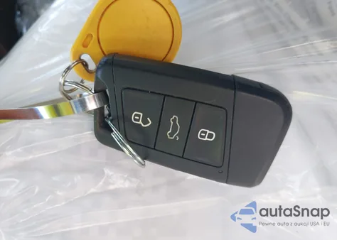 2019 Volkswagen Jetta 1.4T R-Line/1.4T S/1.4T Se z USA, uszkodzony, nr VIN 3VWC57BU1KM220221